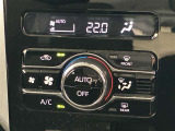 オートエアコンは温度を設定するだけで、自動で風量などを設定してくれます。運転しながら操作も必要ないので、安全性も向上します。