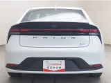 バックカメラが付いているので後方確認が非常にしやすいです。今や運転初心者も熟練者も必須装備!ついていて損はないですね♪