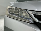 LEDヘッドライトは、点灯の瞬間から最大光量を発揮し、突然暗くなるトンネルなどでの安定感を高めます。