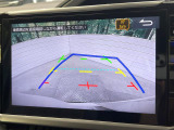 【バックカメラ】駐車時に後方がリアルタイム映像で確認できます。大型商業施設や立体駐車場での駐車時や、夜間のバック時に大活躍!運転スキルに関わらず、今や必須となった装備のひとつです!