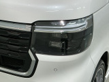 LEDヘッドライトは、点灯の瞬間から最大光量を発揮し、突然暗くなるトンネルなどでの安定感を高めます。