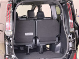 荷室はシートアレンジを行うことで広い荷室にすることが可能です 様々なシーンで活躍できますね
