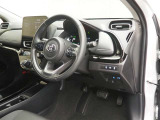 運転席はこのような雰囲気です。このポジションで安全運転です。前後左右の見通しはといってもやはり現車確認がなにより分かりやすいです。ご来店お待ちしております(^^)/
