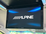【フリップダウンモニター】大画面モニターで後席でもエンタメをお楽しみいただけます。小さなお子様にも大人気の装備です♪