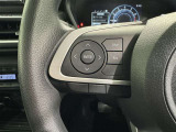 ステアリングスイッチ装備!運転しながら手元でオーディオの操作などができます。
