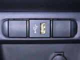 USB端子を装備しております。