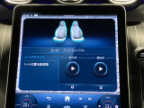 新しくなったセンターコンソールはスマートフォンを操作するような感覚でナビから車両の設定までが可能です。
