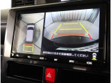 バックガイドモニターで、後方を確認しながら安心して駐車することができます。運転初心者も熟練者も必須の機能ですよ!