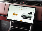 あらゆる路面に対応するテレインレスポンス!ランドローバーの高い技術でオンロードからオフロードまで道を選ばず走行可能。電子制御エアサスペンションはスムーズな車高調整により快適な乗り降りをサポートします。