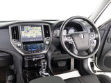 使いやすさや安全性を追求したステアリング周り!高級車ゆえにスイッチ類が多いのも特徴ですね!考え尽くされた配置ですぐに使いこなす事が出来ますのでご安心下さい!是非、体感してみて下さい!!