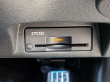 インテリアにすっきりと収まるビルトイン式のETC2.0車載器。高速道路でのスムーズな通過はもちろん、最新の交通情報受信にも対応します。