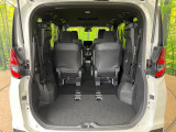 普段のお買い物や通勤、送迎等に十分な荷室スペースを確保しております。セカンドシートを倒すと、大きな荷物の積載も可能です♪