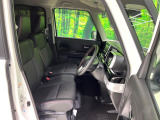 運転席シート廻りは使用感も少なく、良好な状態となっています。丁寧に使われていたことがよくわかりますね。
