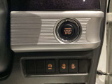 運転席のボタンでも電動スライドドアを操作していただけます。