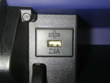 【充電用USB端子】デバイスの充電に便利です。※実際の接続端子は写真で確認or店舗までご気軽にお問合せください♪