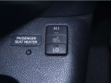 運転席シートヒータースイッチ
