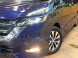 【LEDヘッドライト】悪天候や夜間走行時も良好な視界を確保し安心して運転できる高輝度LEDヘッドライトを装備!点灯速度が早く、消費電力も抑えられています。