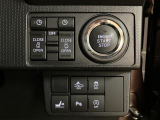 リヤのスライドドアを電動で開閉することが可能になっています☆運転席からもリモコンキーからもドアのハンドルからも開閉が可能です☆