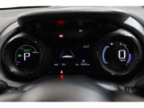 マルチインフォメーションディスプレイ付きのメーターです!エコ運転へ導く多彩な情報を表示してくれます。
