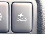 【三菱e-Assist】走行中に前方の車両等を認識し、衝突しそうな時は警報とブレーキで衝突回避と被害軽減をアシスト。より安全にドライブをお楽しみいただけます。