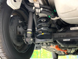 お車を安心してお乗りいただく為には、足回りの定期点検が欠かせません。サービスサポート(有償保証)では無料点検もご提供しており、安心のカーライフをお過ごしいただけるサポート体制が整っています。
