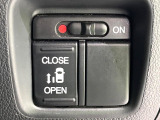 【パワースライドドア】スマートキーや運転席のスイッチでスライドドアの開閉が可能♪電動だから力を入れてドアを開ける必要が無く、小さいお子様でも、重い荷物を持っている時もラクに開け閉めできます♪
