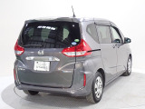 プライバシーガラスが装備されています。外を見るときには気にならずに、後方車両からは車内が見えにくい設計です、周りを気にせず、快適に運転できますよ。