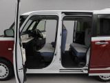 【スライドドア】 荷物で両手がふさがっていても電動でドアがオープン 乗るのも積み込みもスムーズにです。