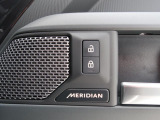 MERIDIANは英国のプレミアムオーディオブランドです。重低音から高音域までしっかりと再現でき、コンサートのような臨場感溢れる音響空間を実現します。どうぞ店頭にてご体感ください。