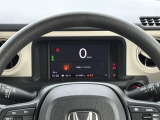 マルチインフォメーションディスプレイです。燃費や走行距離が分かり、半ドアなど車に異常がある際に警告してくれます。