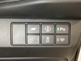 ハンドルの右側にHondaセンシング用のメインスイッチとパワーテールゲートスイッチがついています。パワーテールゲートスイッチは車内からでもテールゲートの開け閉めを電動でできます。