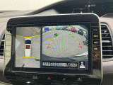 「上から丸見え」のアラウンドビューモニター搭載で運転の不安も一発解消♪