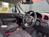 ステアリングを握ればJeepワールドが目の前に広がります!