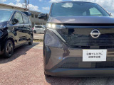 LEDヘッドライトは省電力ですが、純白光で驚くほど明るく夜道を照らしてくれます。さらに解錠操作に応じてLEDポジションライトを点灯させるフレンドリーライト機能を装備。