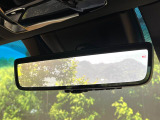 【デジタルインナーミラー】後席の大きな荷物や同乗者で後方が確認しづらい時でも安心!カメラが撮影した車両後方の映像をルームミラー内に表示。クリアな視界で状況の確認が可能です!