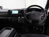 運転席廻りです。