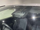 【衝突被害軽減ブレーキ】前方の車両や横断する歩行者などを検知した時、衝突回避や被害軽減をサポートします。