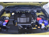 e-BOXER: 水平対向エンジンと電動モーターを組み合わせた独自のハイブリッドシステムを搭載しており、電動モーターが低速走行や発進をアシストすることで、滑らかで力強い走りを実現しています。