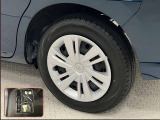 タイヤサイズは165/65R14!残り溝は6ミリ程度です!パンク修理キットは、助手席のフロアマットの下にあります!