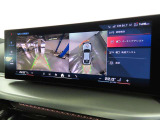 リアビューカメラ。ガイドラインとパークディスタンスコントロールで安全に車庫入れ可能。