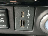 前席USB電源です。