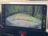 【バックカメラ】駐車時に後方がリアルタイム映像で確認できます。大型商業施設や立体駐車場での駐車時や、夜間のバック時に大活躍!運転スキルに関わらず、今や必須となった装備のひとつです!