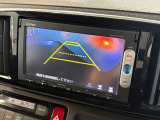 バックギアに入れるだけで自動でリヤカメラに切り替わります!車庫入れやバックが苦手な方にオススメ!