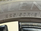 タイヤサイズは【225/50R18】