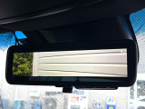 【デジタルインナーミラー】後席の大きな荷物や同乗者で後方が確認しづらい時でも安心!カメラが撮影した車両後方の映像をルームミラー内に表示。クリアな視界で状況の確認が可能です!