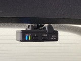 後方もしっかり同時録画。フロントと同様に画像を自動で保存するので安心です。
