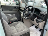 運転席・助手席シートヒーター付です。