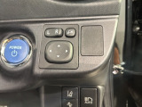 狭い駐車場で便利な電動格納ドアミラーが付いています。