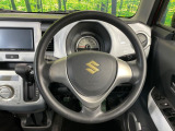 インテリアに合わせたデザインのステアリングは、運転される方のことも考え、運転しやすい形状、大きさです。是非一度、実際に触ってお確かめください。