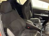 運転する人の体をしっかり支えるシート!
